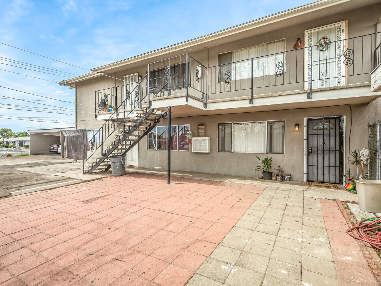 1476 N Cedar Ave, Fresno, CA 93703